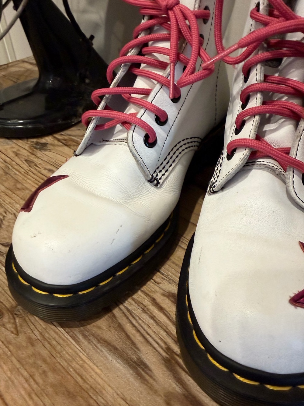 Dr. Martens Stella White Magenta Electric 8 Eye Metallic Star Combat Boots 9 - Picture 8 of 16